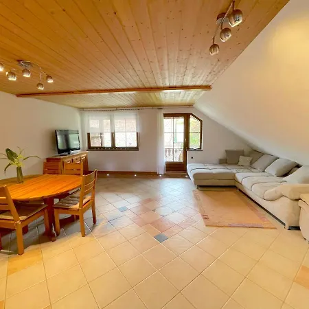 公寓 Geraeumiges Maisonette